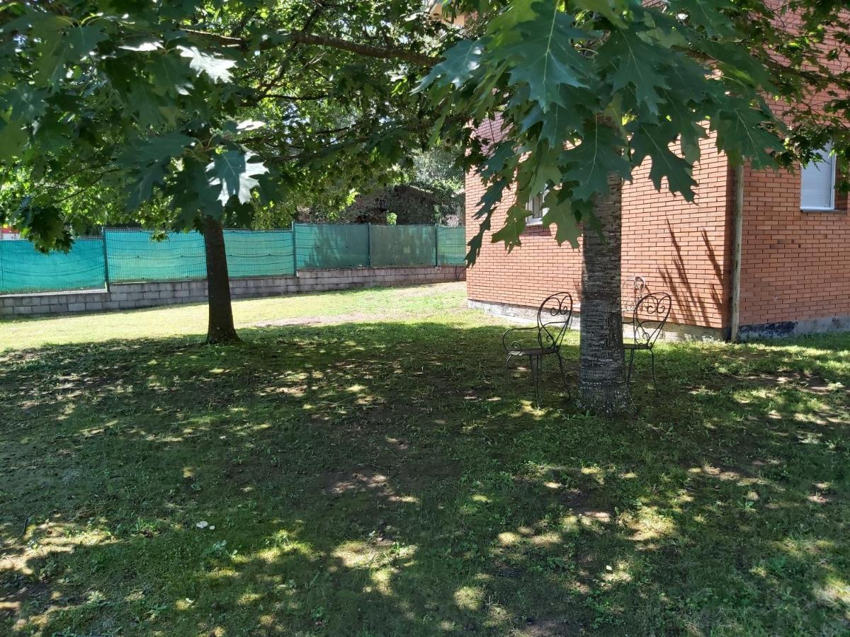 Apartamentos La Francesa Santa Pau Εξωτερικό φωτογραφία