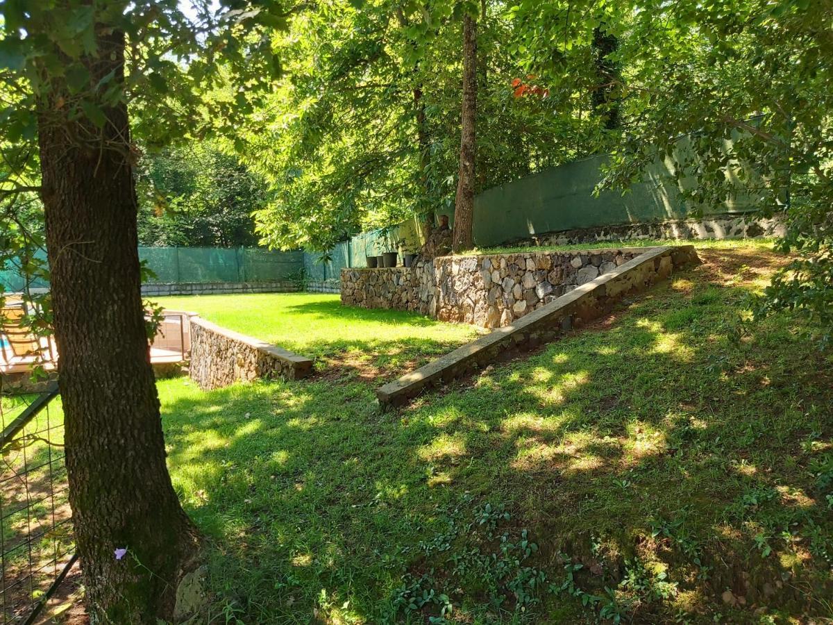Apartamentos La Francesa Santa Pau Εξωτερικό φωτογραφία
