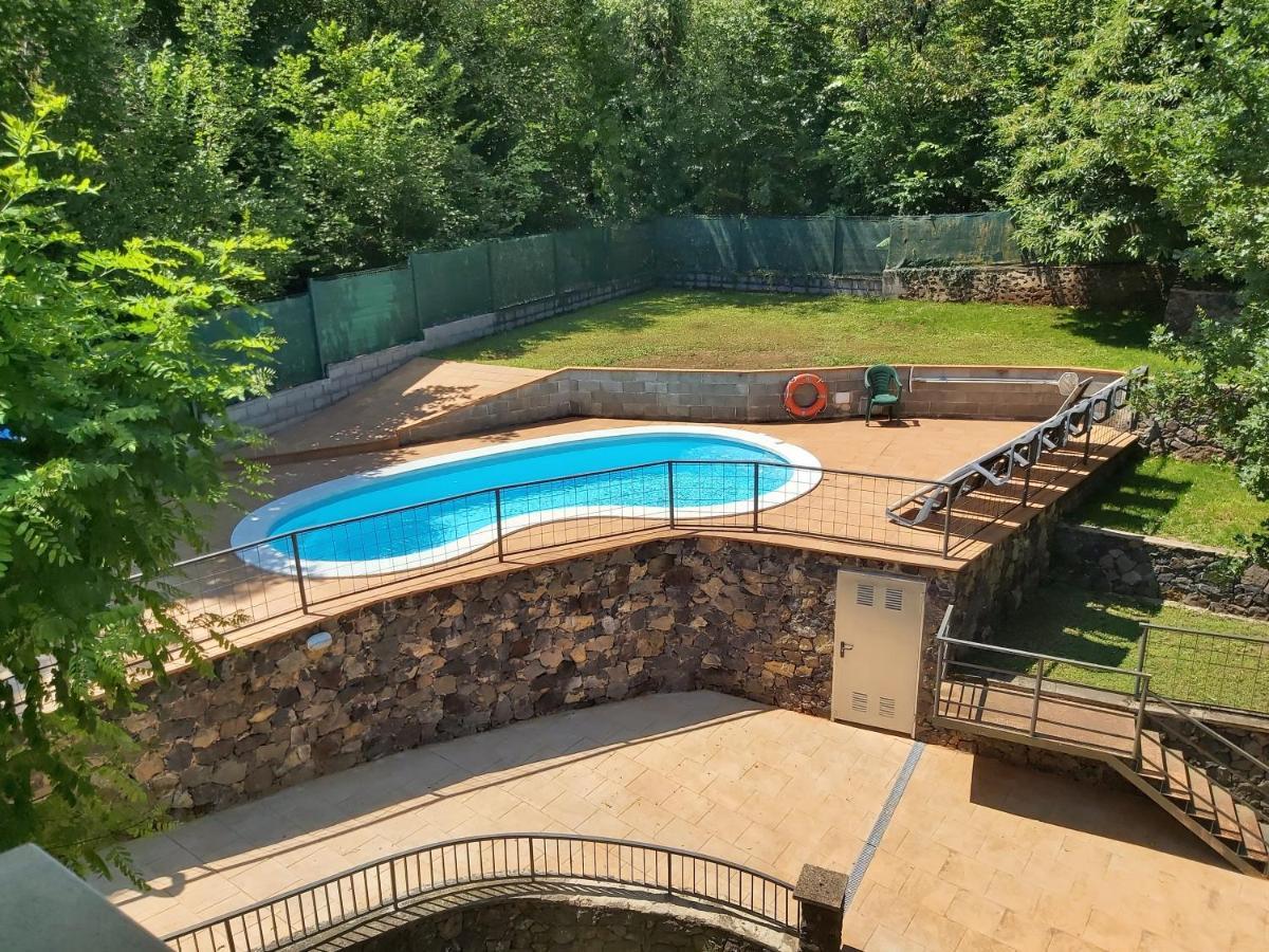 Apartamentos La Francesa Santa Pau Εξωτερικό φωτογραφία